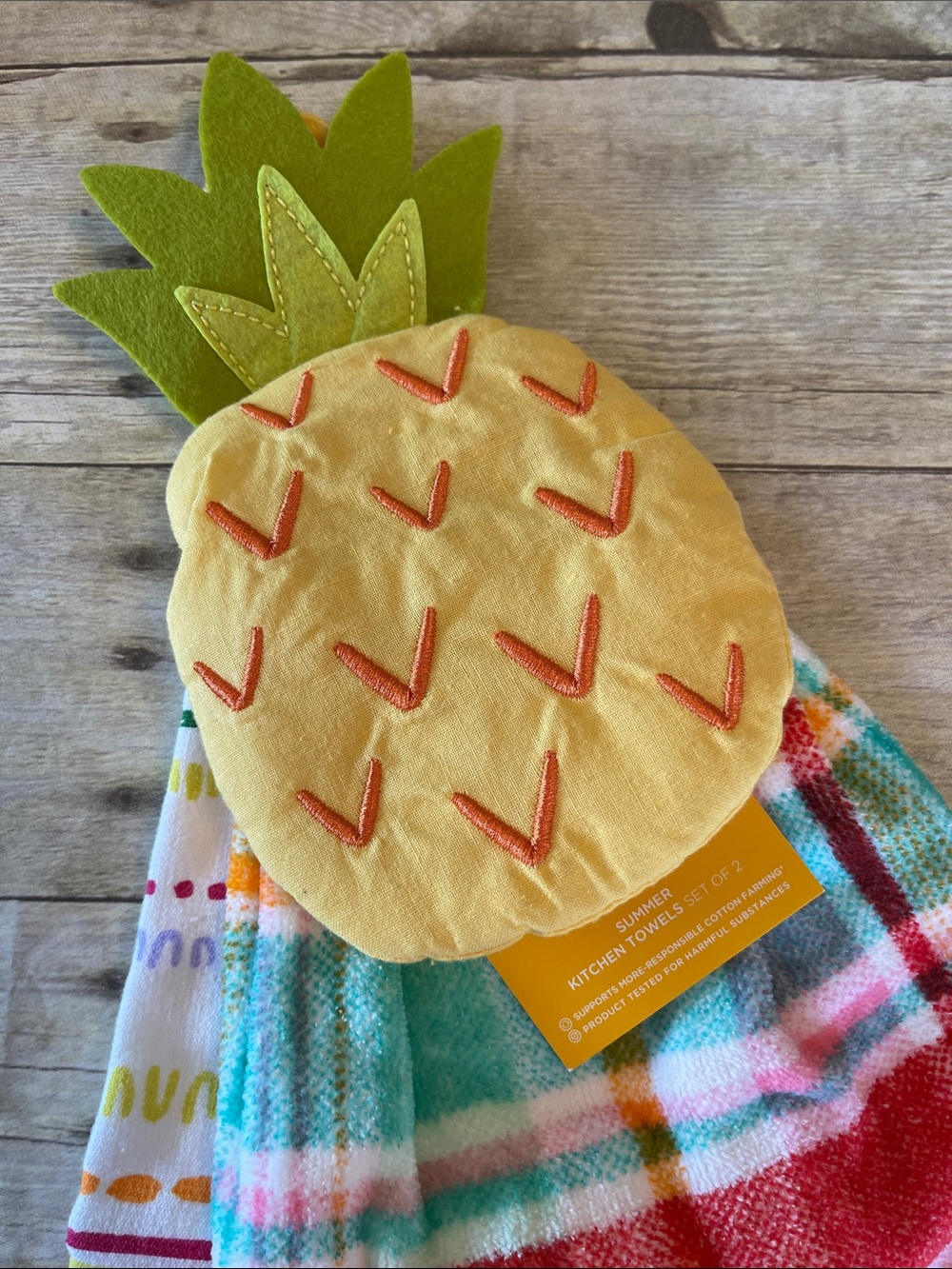 Pineapple Kitchen Cotton Towel Set of 2-One Hanging-Other Flat-Summer Towels - Picture 3 of 6